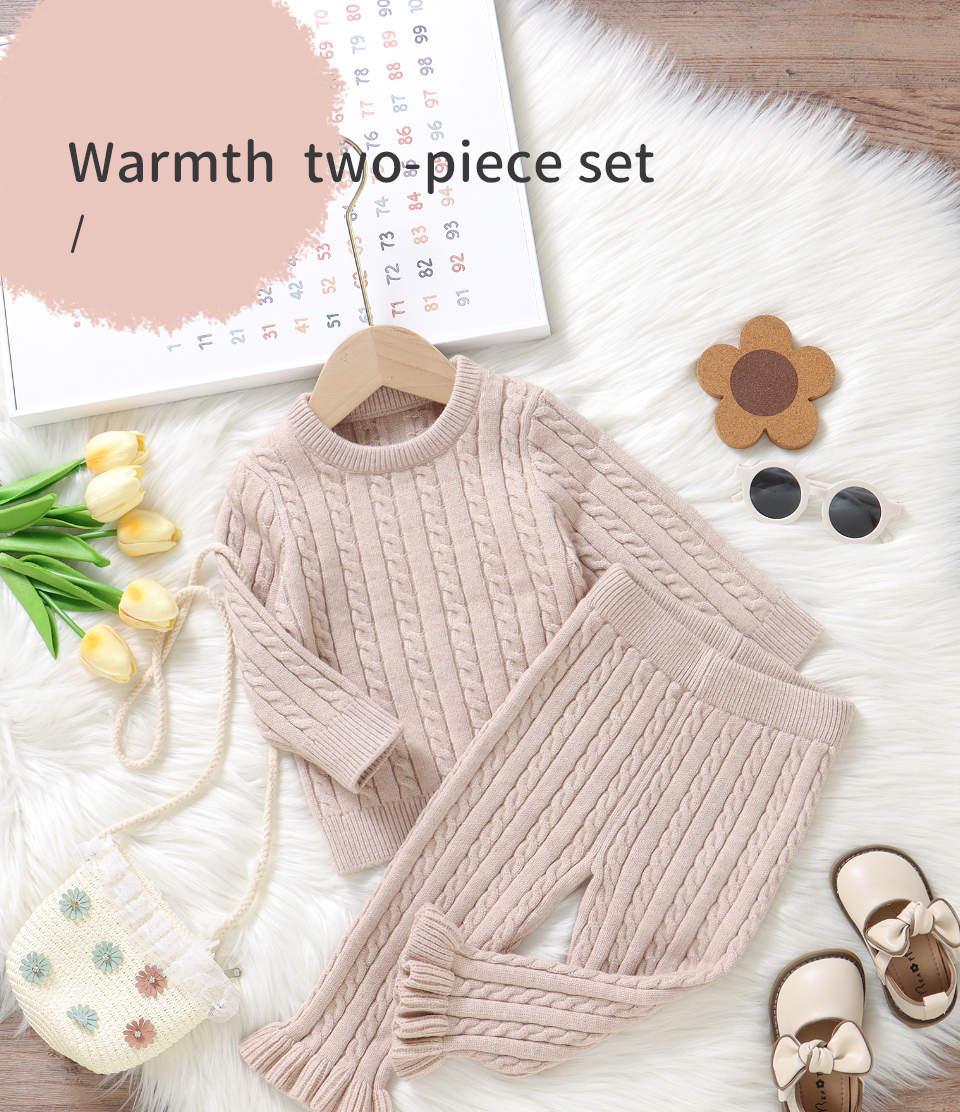 Baby's cozy and exquisite knitted set